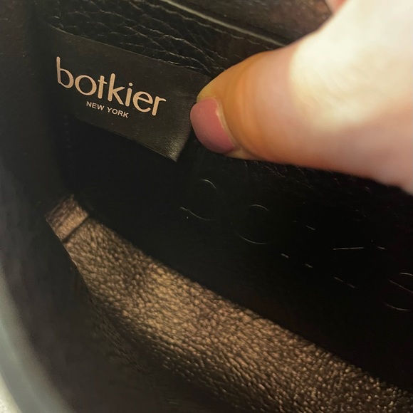 Botkier New York pebbled leather crossbody - Picture 15 of 17